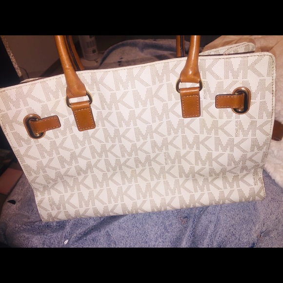 Michael kors purse - Picture 5 of 8